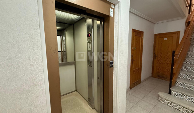 Odsprzedaż - Mieszkanie w bloku - Torrevieja - Habaneras