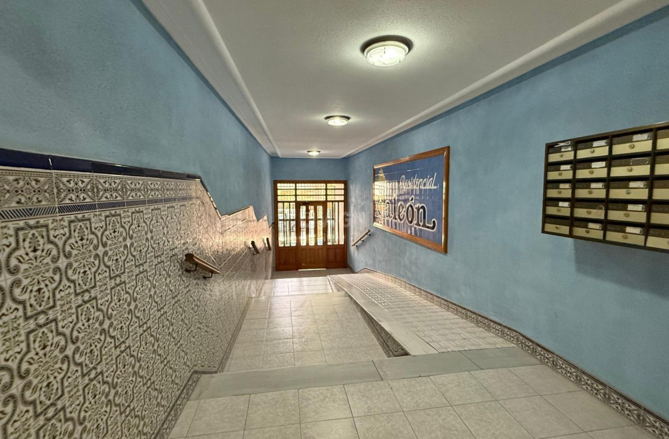 Odsprzedaż - Mieszkanie w bloku - Torrevieja - Habaneras