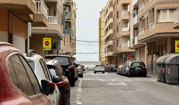 Odsprzedaż - Mieszkanie w bloku - Torrevieja - Acequion