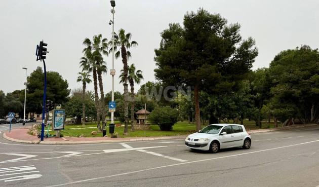 Odsprzedaż - Mieszkanie w bloku - Torrevieja - Acequion