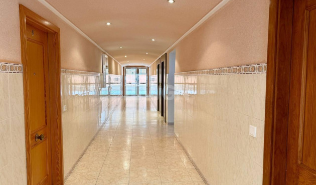 Odsprzedaż - Mieszkanie w bloku - Torrevieja - Acequion