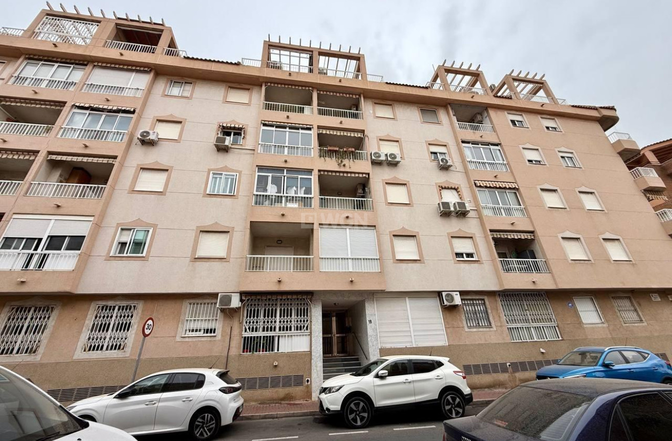Odsprzedaż - Mieszkanie w bloku - Torrevieja - Acequion