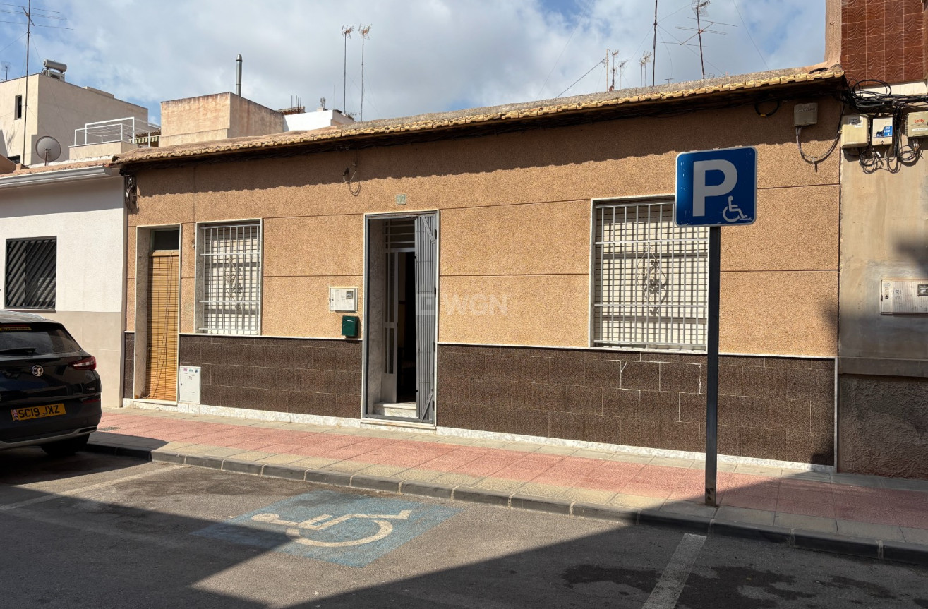 Odsprzedaż - Kamienica - Guardamar del Segura - Costa Blanca