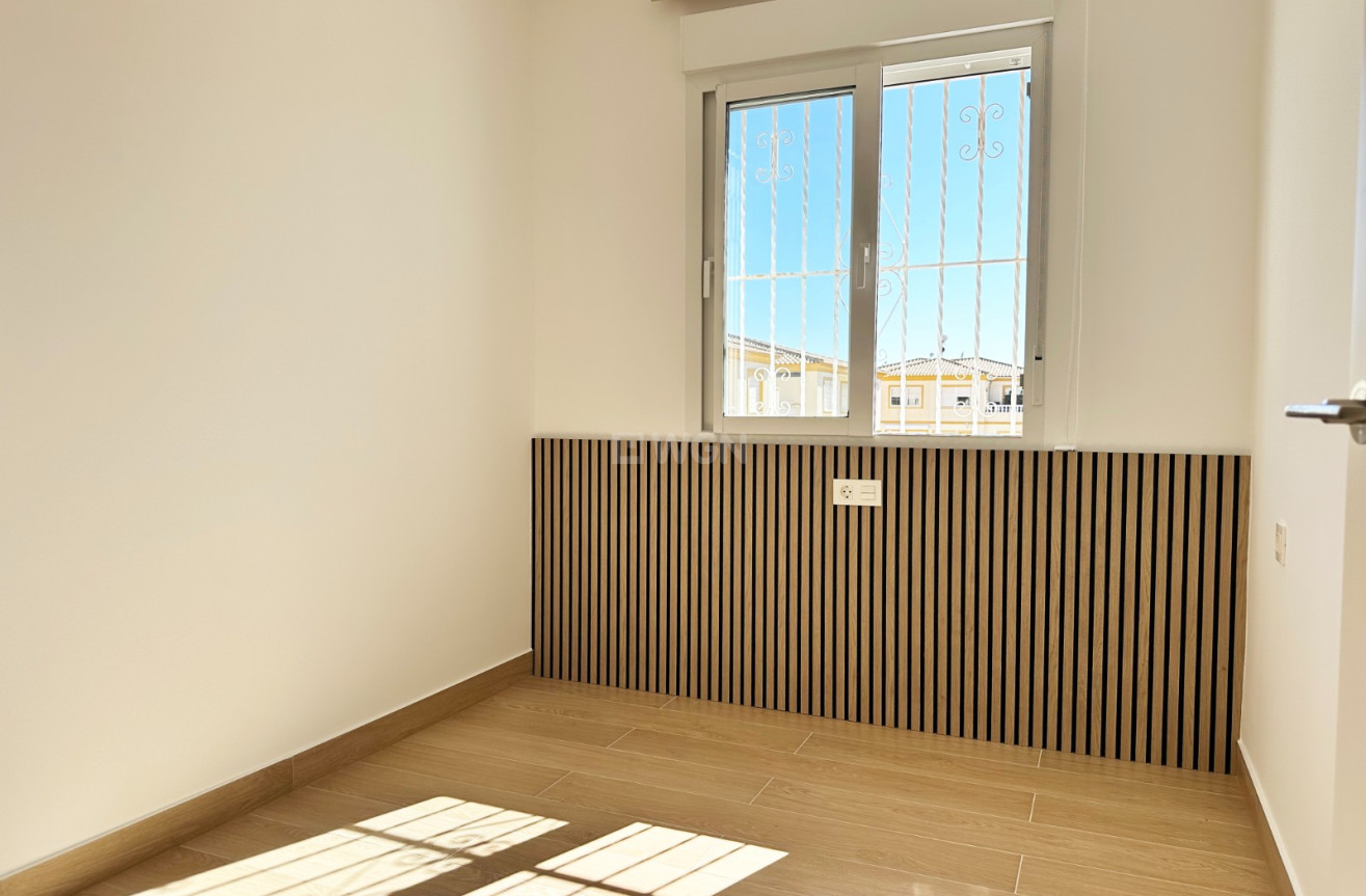 Resale - Apartment / flat - Orihuela Costa - Costa Blanca