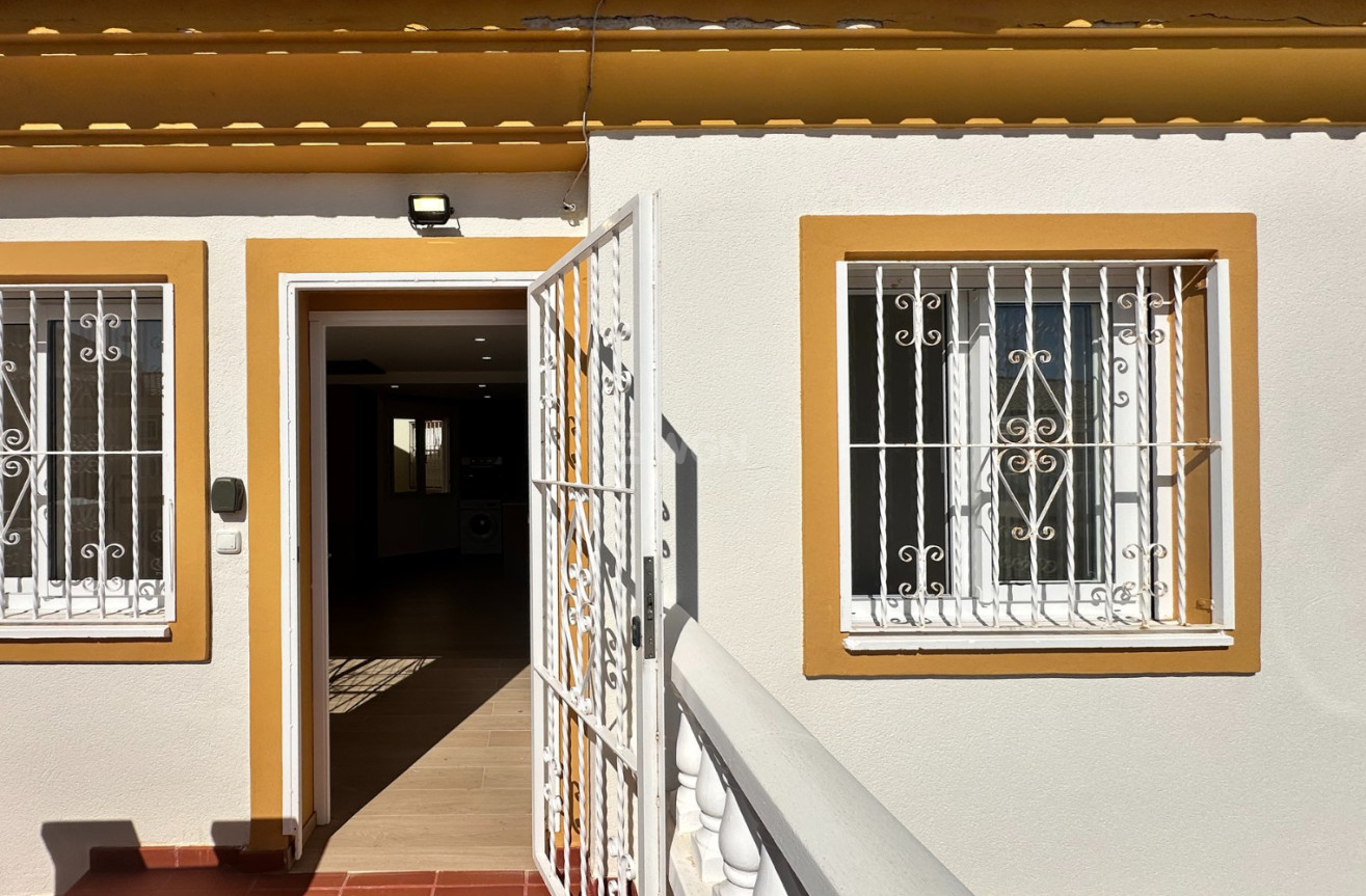 Resale - Apartment / flat - Orihuela Costa - Costa Blanca