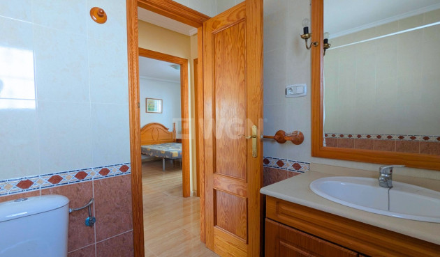 Odsprzedaż - Villa - Lo Crispin - Inland