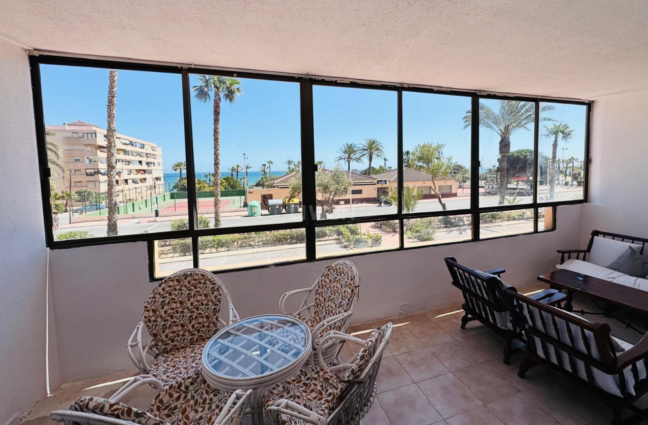 Odsprzedaż - Mieszkanie w bloku - Torrevieja - Cabo Cervera