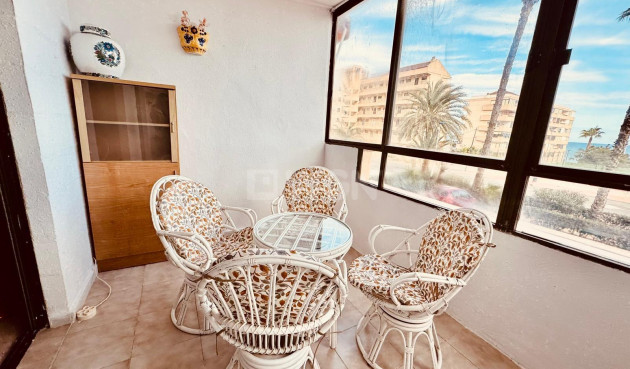 Odsprzedaż - Mieszkanie w bloku - Torrevieja - Cabo Cervera