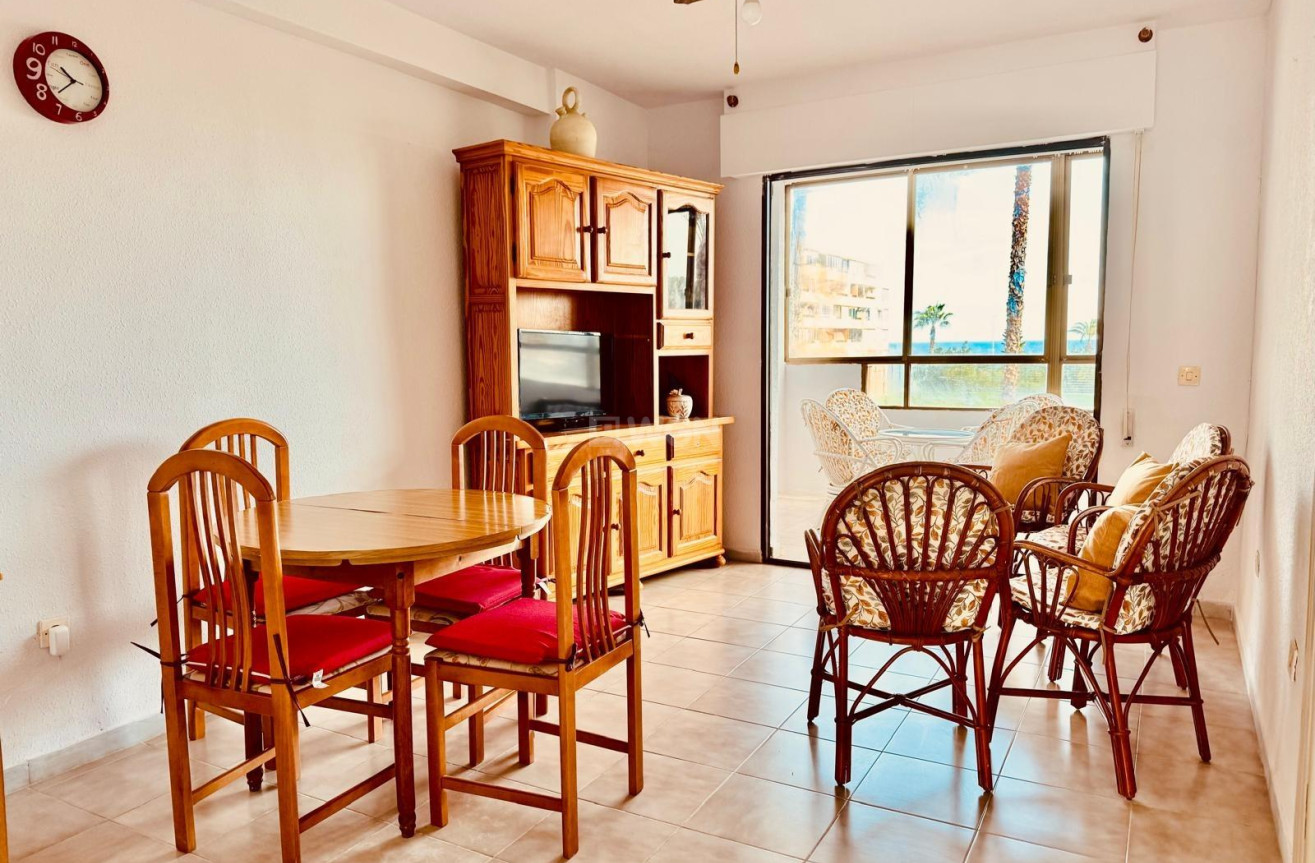 Odsprzedaż - Mieszkanie w bloku - Torrevieja - Cabo Cervera