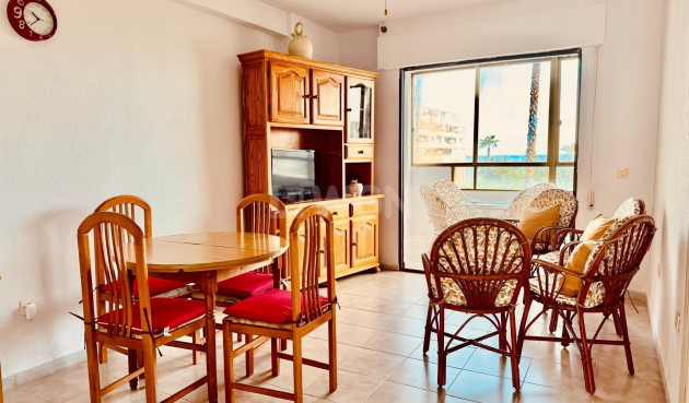 Odsprzedaż - Mieszkanie w bloku - Torrevieja - Cabo Cervera