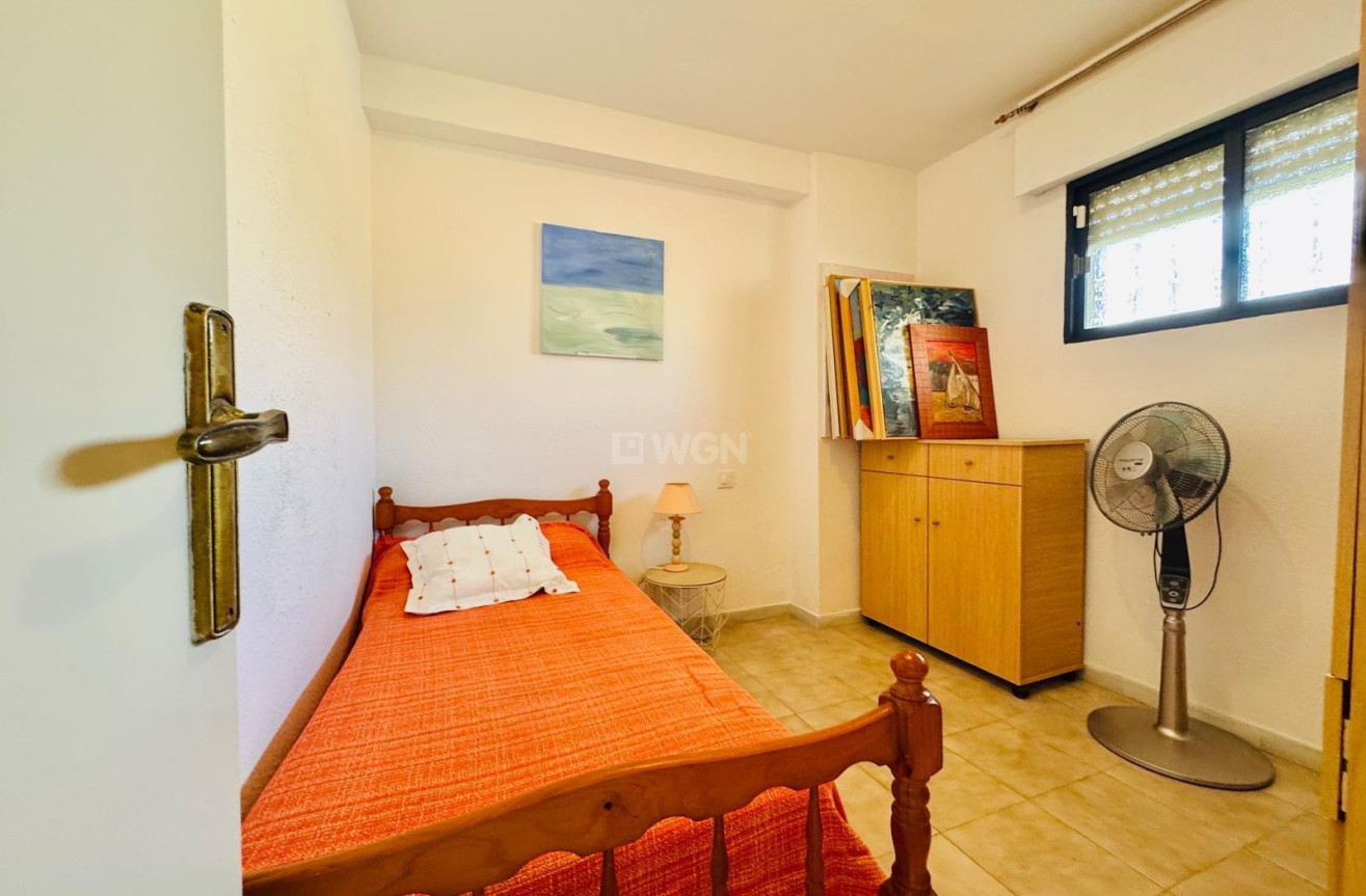 Odsprzedaż - Mieszkanie w bloku - Torrevieja - Cabo Cervera