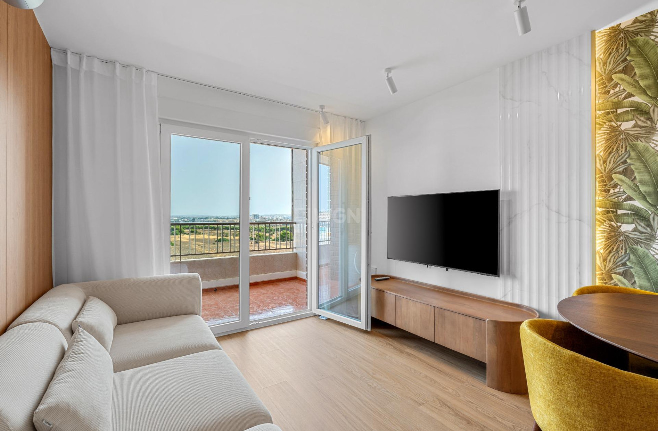 Odsprzedaż - Mieszkanie w bloku - Torrevieja - Punta Prima