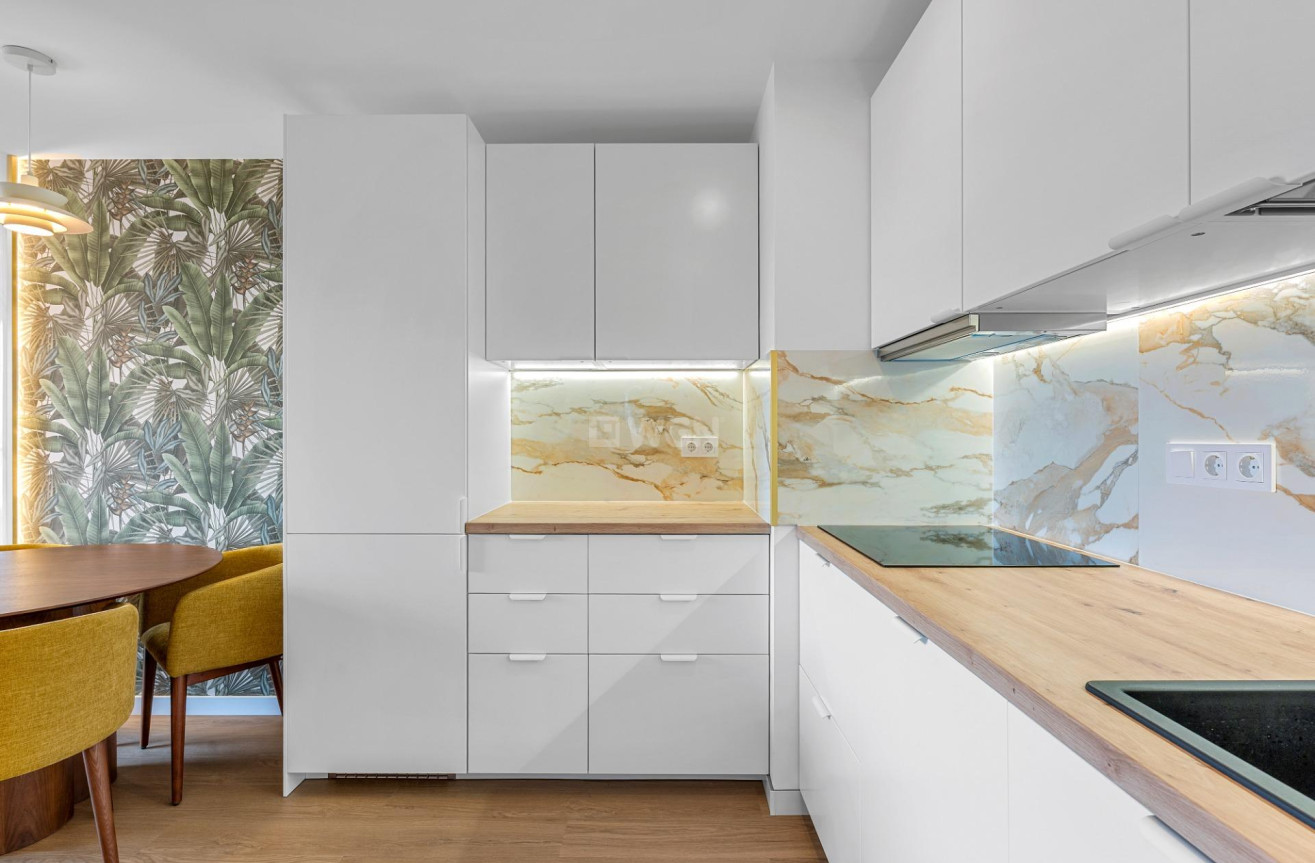 Odsprzedaż - Mieszkanie w bloku - Torrevieja - Punta Prima