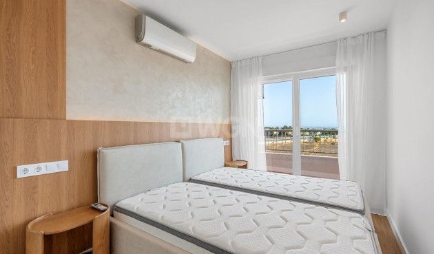 Odsprzedaż - Mieszkanie w bloku - Torrevieja - Punta Prima