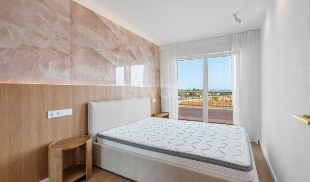 Odsprzedaż - Mieszkanie w bloku - Torrevieja - Punta Prima