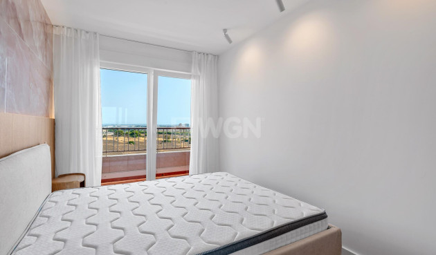 Odsprzedaż - Mieszkanie w bloku - Torrevieja - Punta Prima