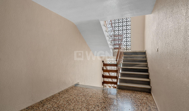 Odsprzedaż - Mieszkanie w bloku - Torrevieja - Punta Prima
