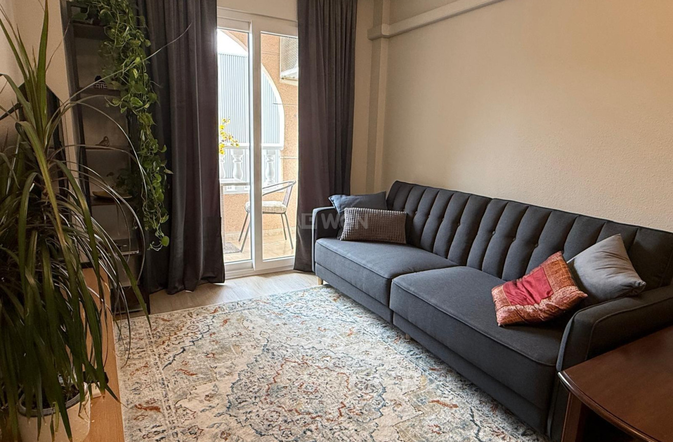 Resale - Apartment / flat - Torrevieja - Playa del Cura