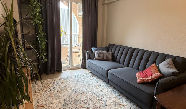 Resale - Apartment / flat - Torrevieja - Playa del Cura