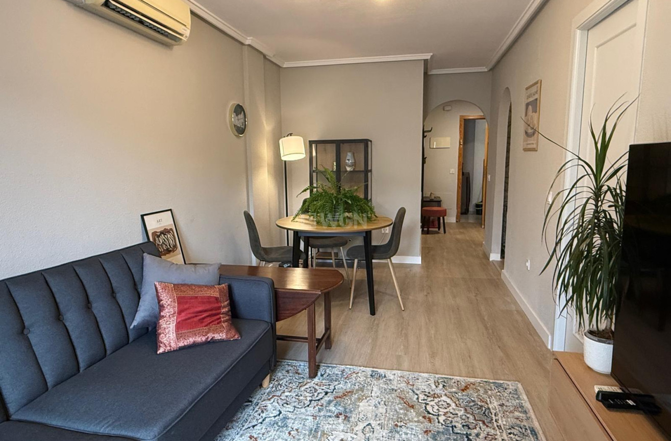 Resale - Apartment / flat - Torrevieja - Playa del Cura
