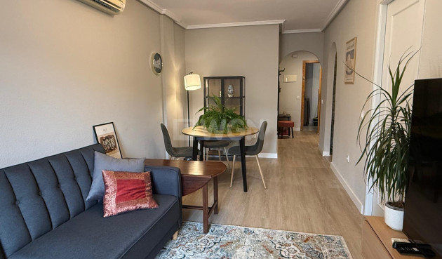Resale - Apartment / flat - Torrevieja - Playa del Cura