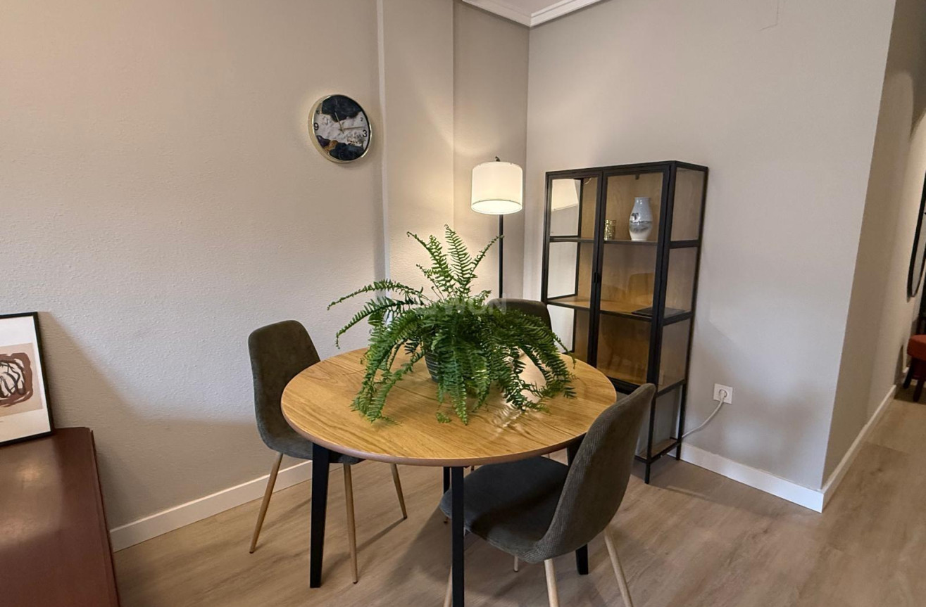Resale - Apartment / flat - Torrevieja - Playa del Cura