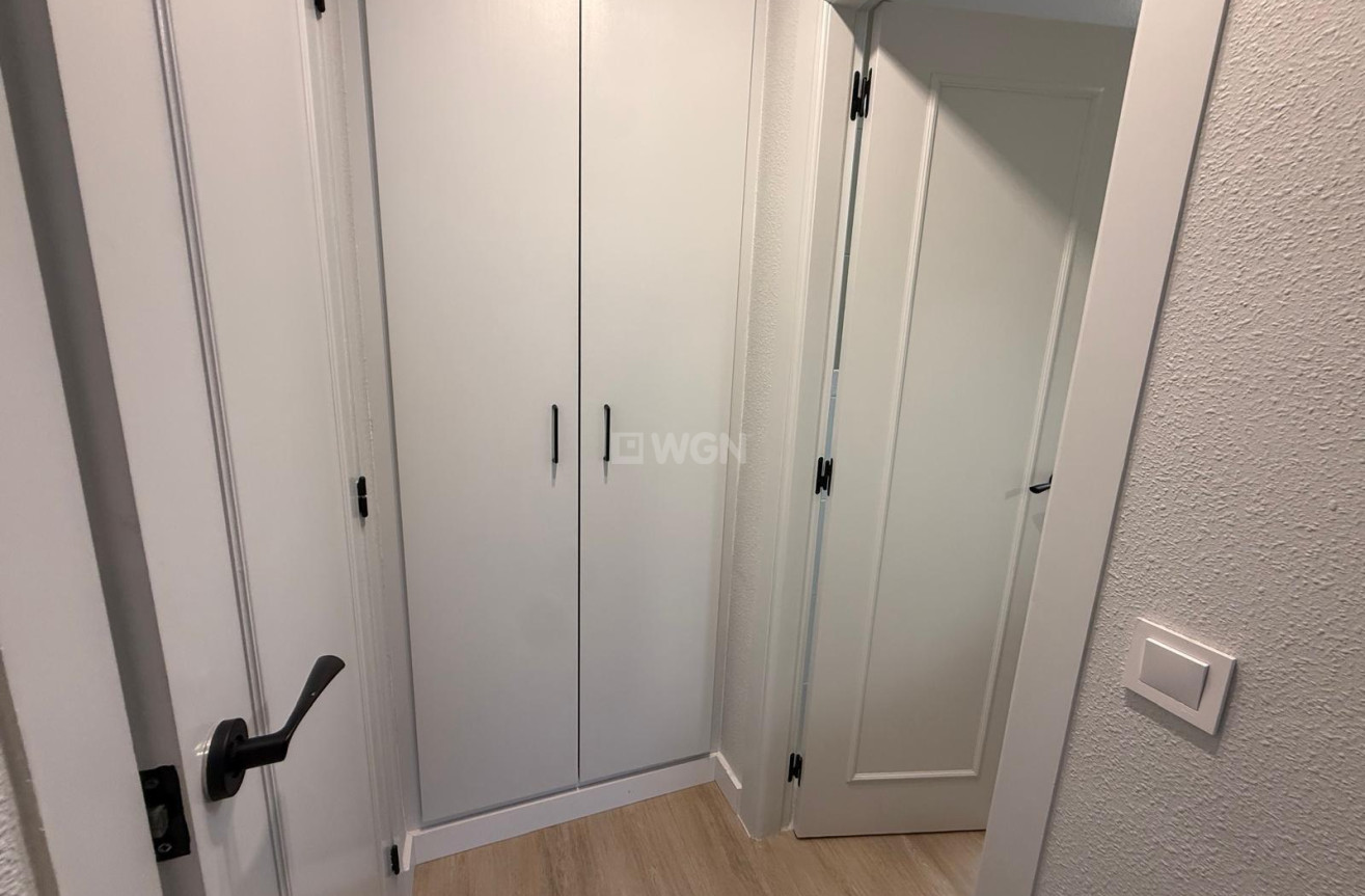 Resale - Apartment / flat - Torrevieja - Playa del Cura