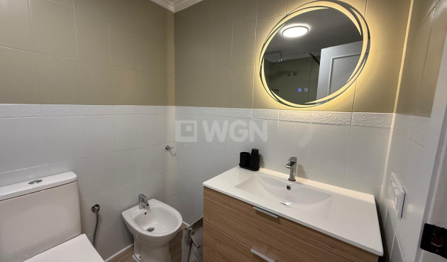 Resale - Apartment / flat - Torrevieja - Playa del Cura