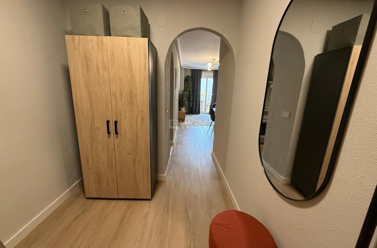 Resale - Apartment / flat - Torrevieja - Playa del Cura