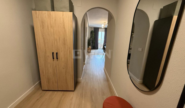 Resale - Apartment / flat - Torrevieja - Playa del Cura