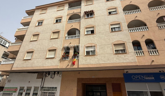 Resale - Apartment / flat - Torrevieja - Playa del Cura