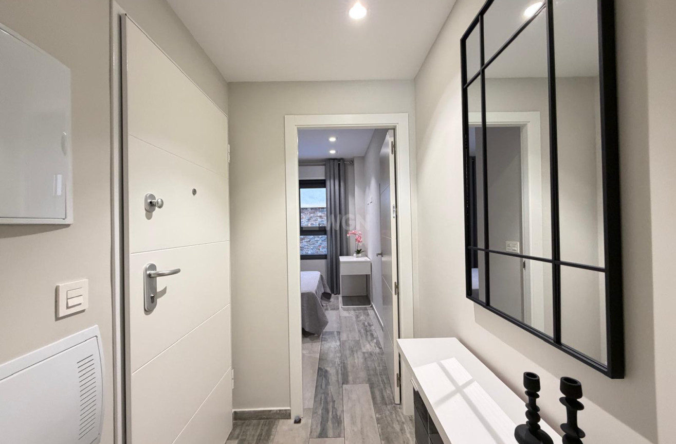 Resale - Apartment / flat - Torrevieja - Playa del Cura