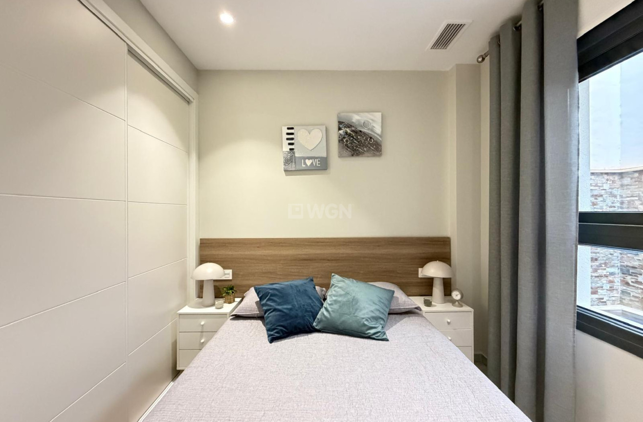Resale - Apartment / flat - Torrevieja - Playa del Cura