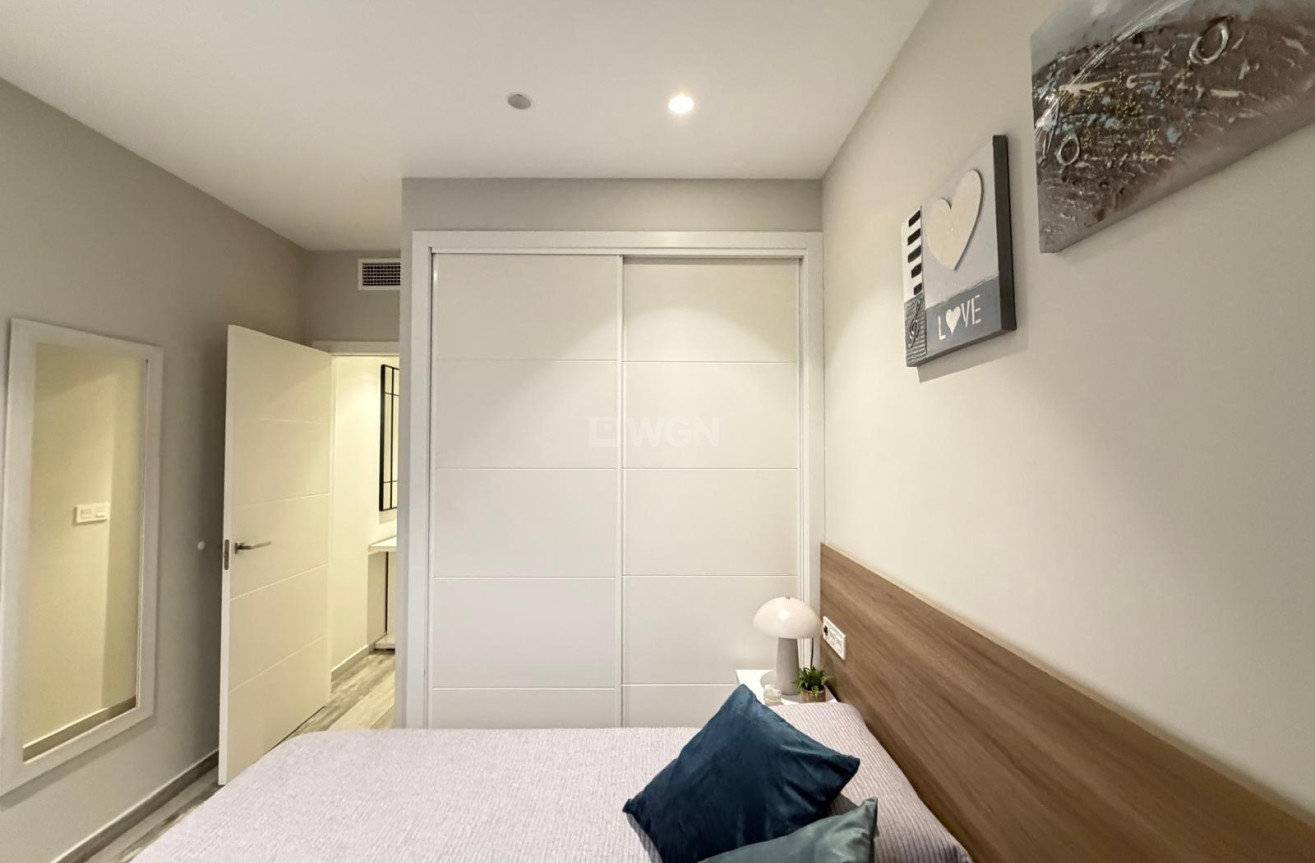 Resale - Apartment / flat - Torrevieja - Playa del Cura