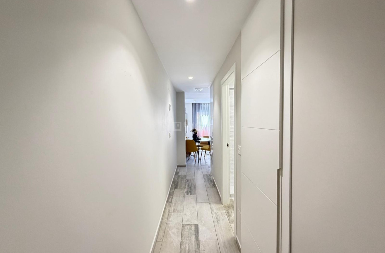 Resale - Apartment / flat - Torrevieja - Playa del Cura