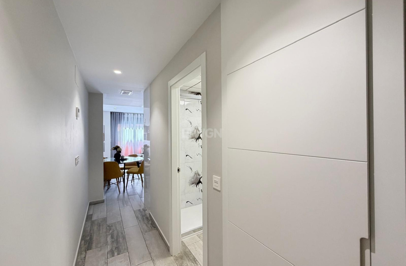 Resale - Apartment / flat - Torrevieja - Playa del Cura