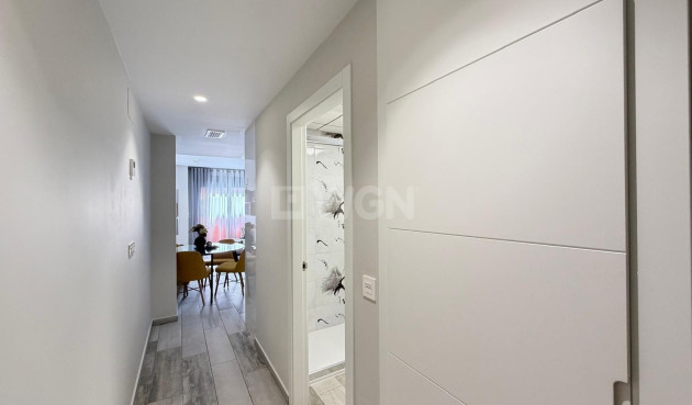 Resale - Apartment / flat - Torrevieja - Playa del Cura