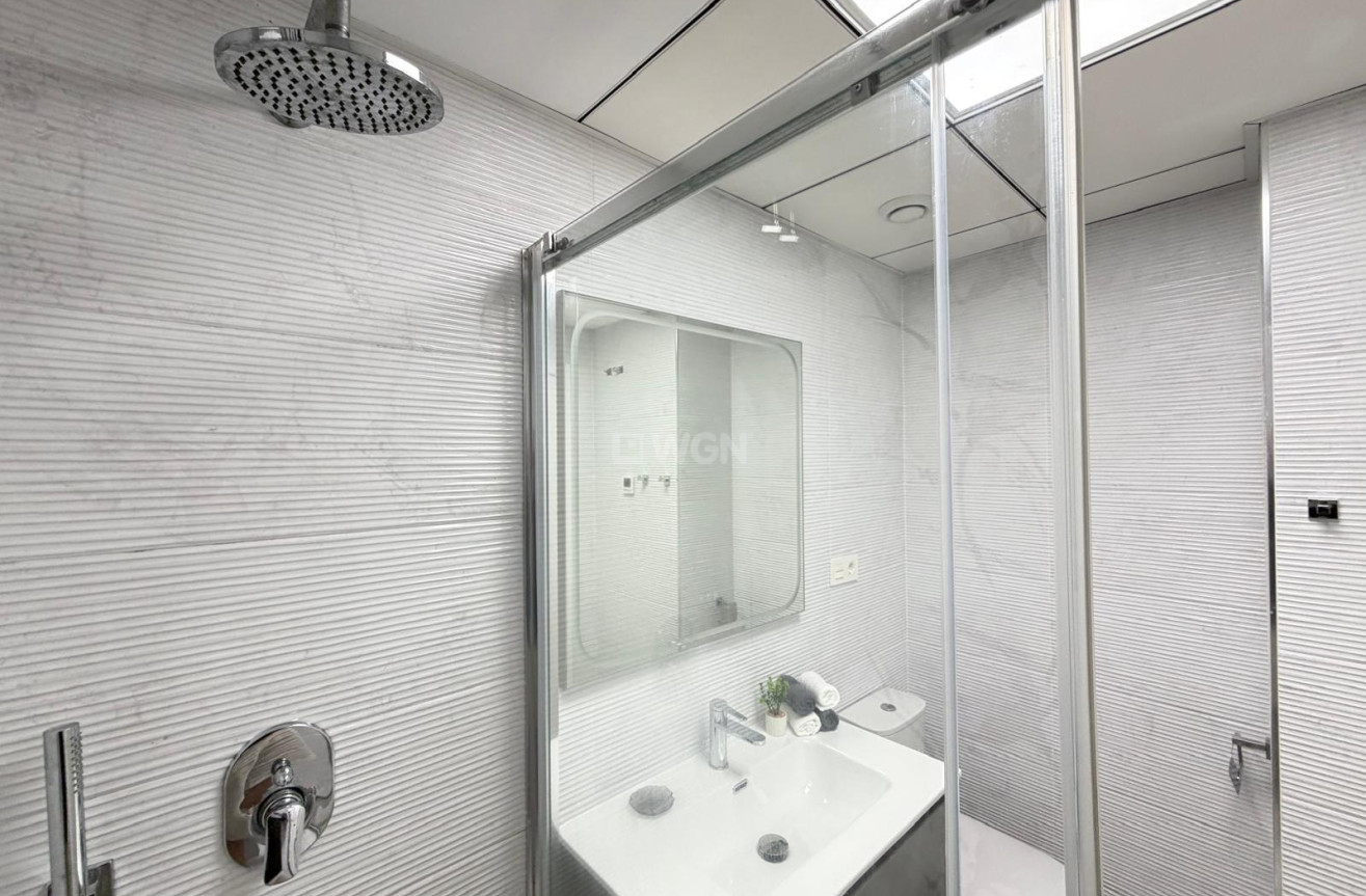 Resale - Apartment / flat - Torrevieja - Playa del Cura