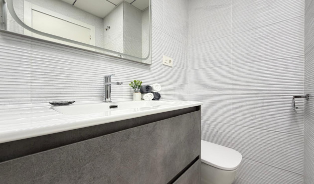 Resale - Apartment / flat - Torrevieja - Playa del Cura