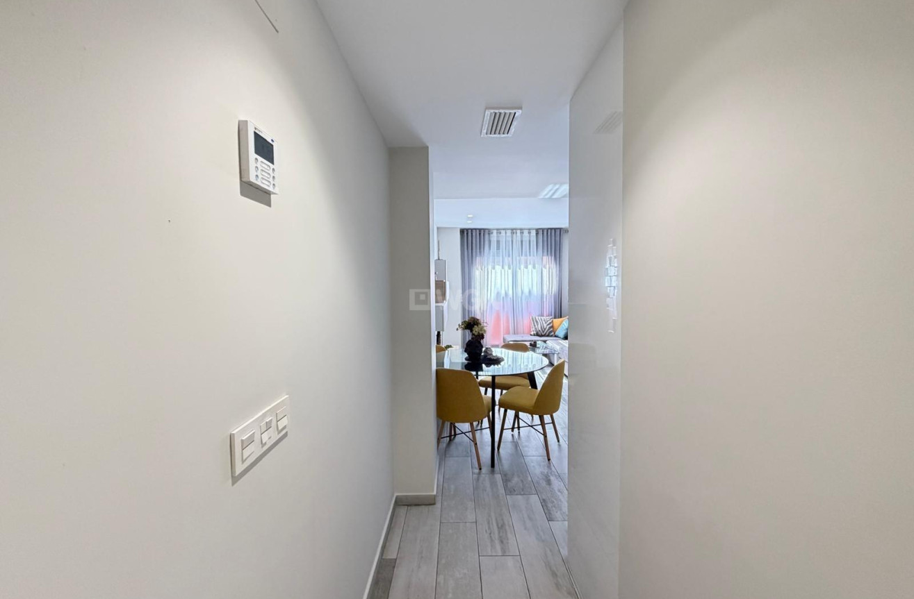 Resale - Apartment / flat - Torrevieja - Playa del Cura