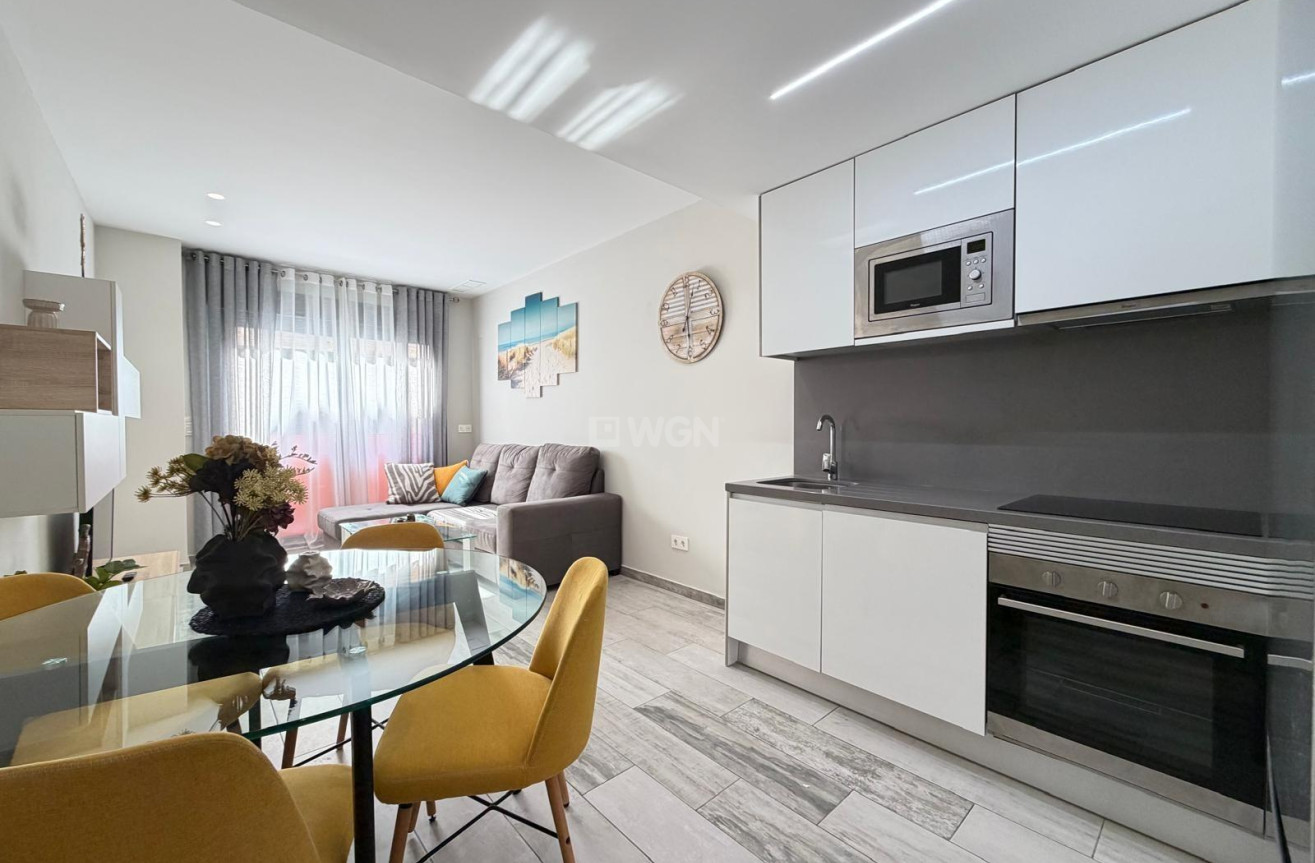 Resale - Apartment / flat - Torrevieja - Playa del Cura