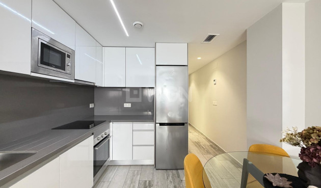 Resale - Apartment / flat - Torrevieja - Playa del Cura