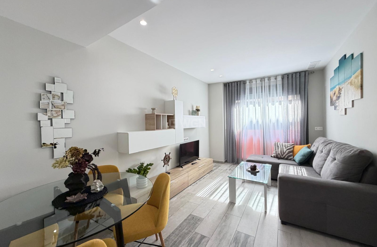Resale - Apartment / flat - Torrevieja - Playa del Cura
