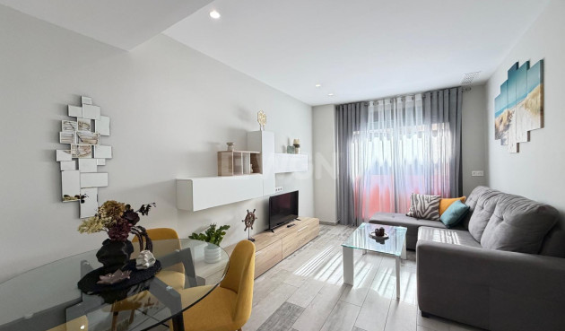 Resale - Apartment / flat - Torrevieja - Playa del Cura