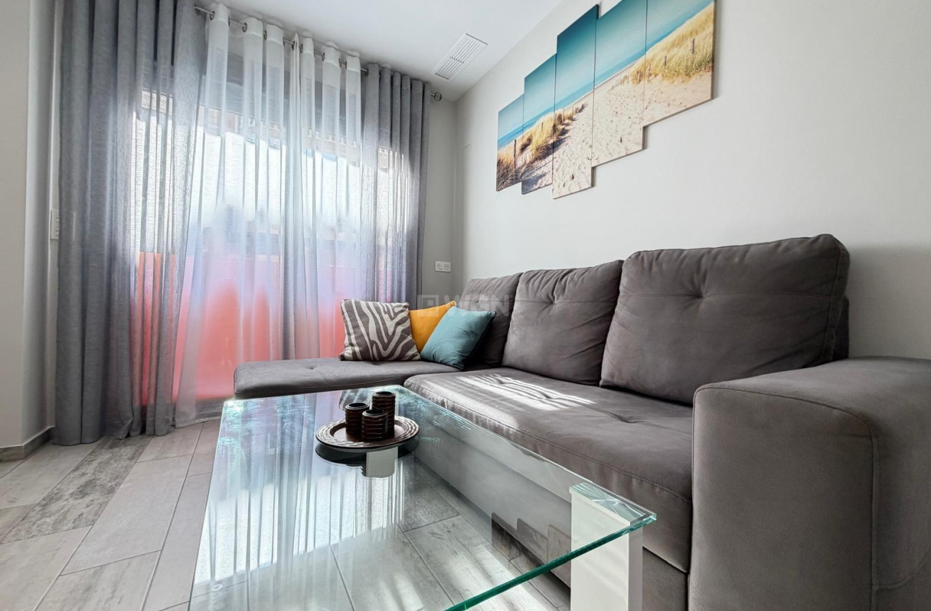 Resale - Apartment / flat - Torrevieja - Playa del Cura