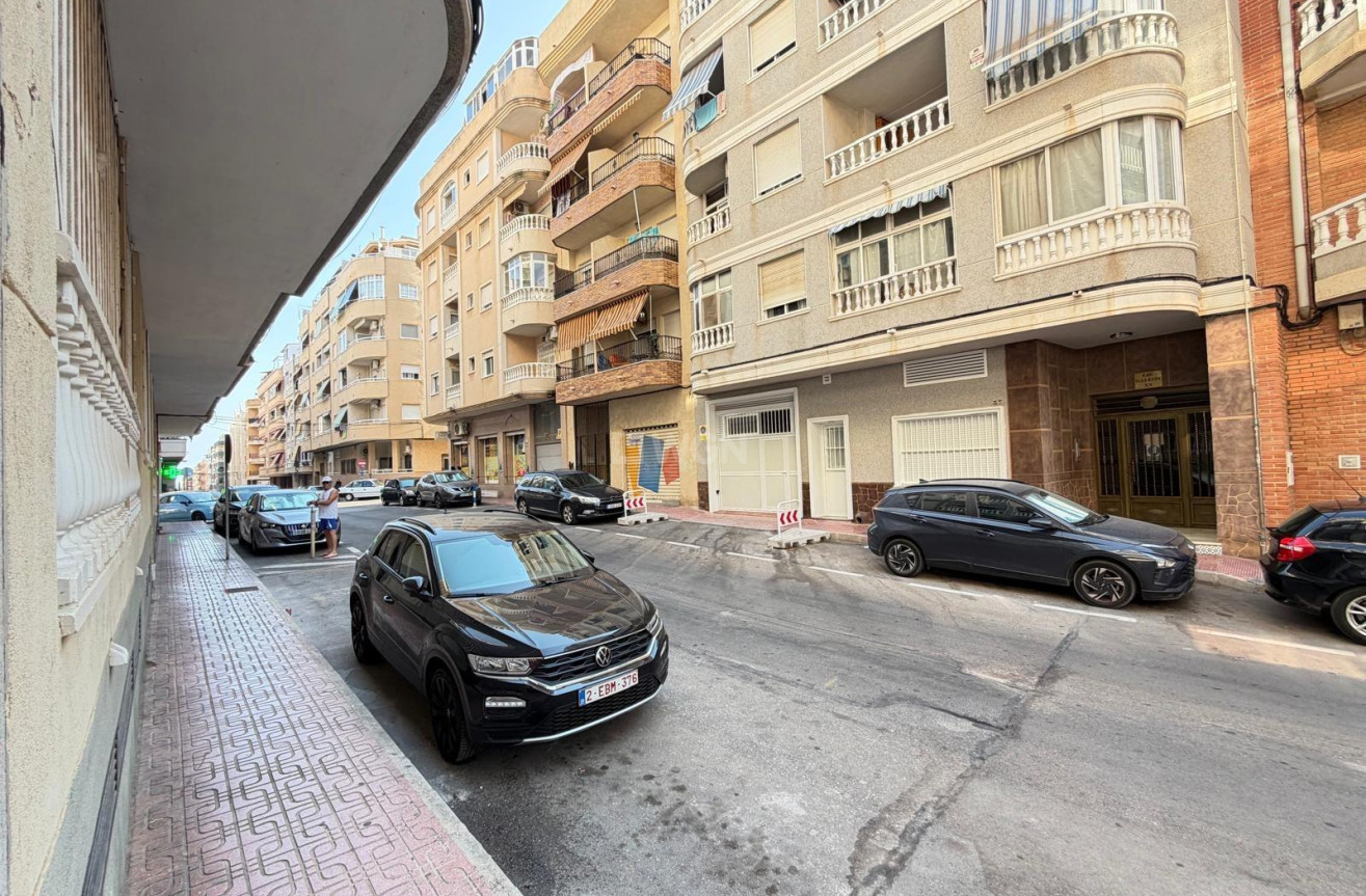 Resale - Apartment / flat - Torrevieja - Playa del Cura