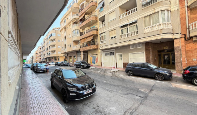 Resale - Apartment / flat - Torrevieja - Playa del Cura