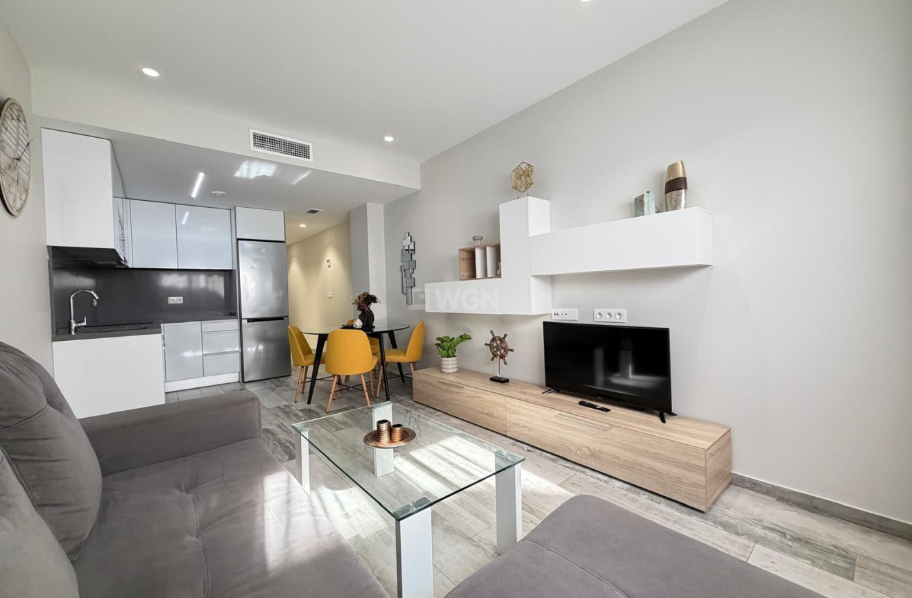 Resale - Apartment / flat - Torrevieja - Playa del Cura