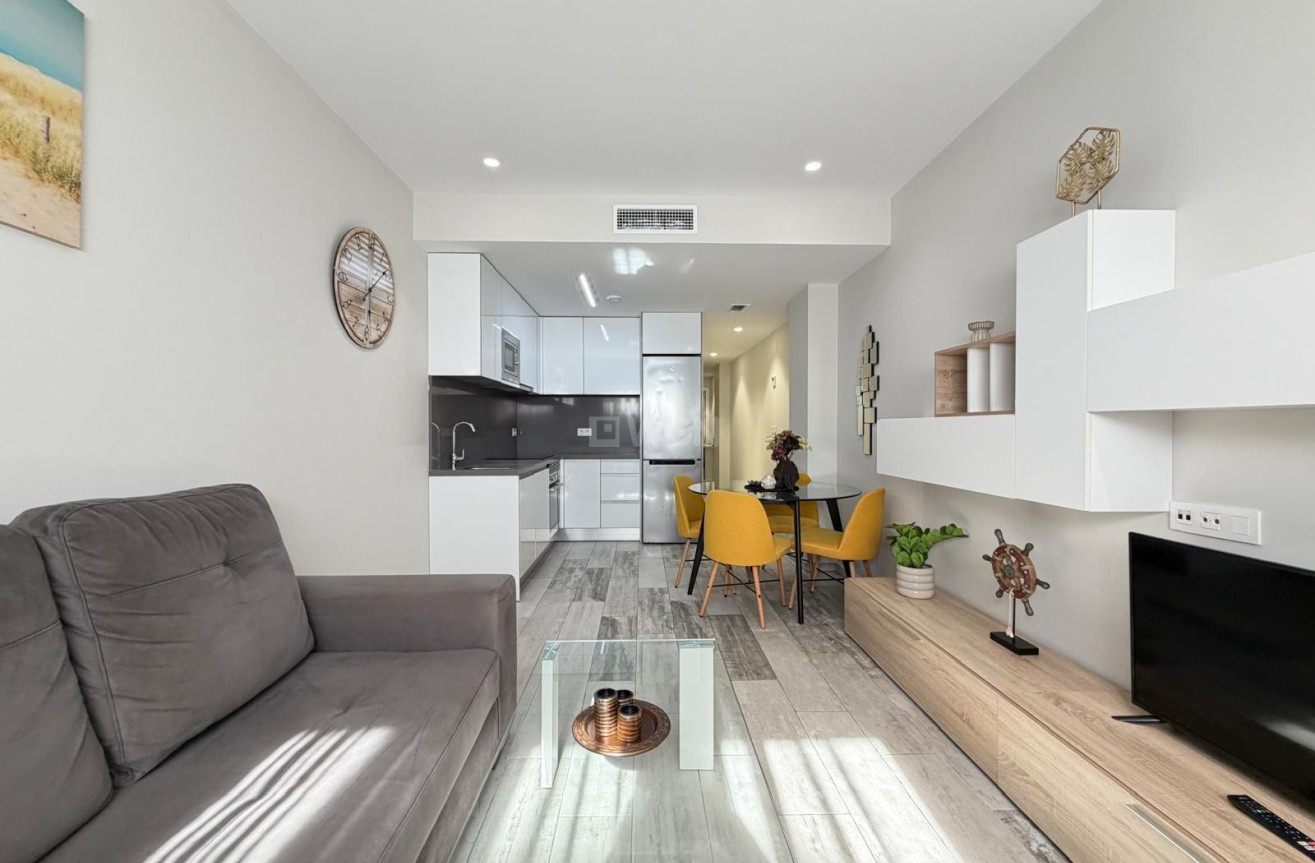 Resale - Apartment / flat - Torrevieja - Playa del Cura