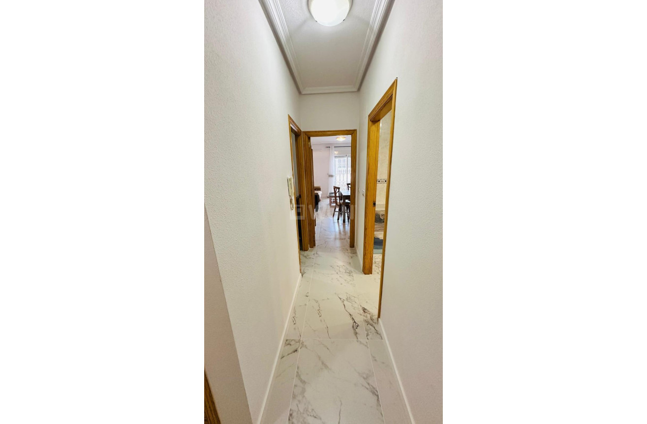 Odsprzedaż - Mieszkanie w bloku - Torrevieja - Acequion